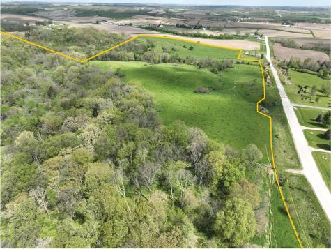22009 Stone Bridge Road Monticello IA 52310