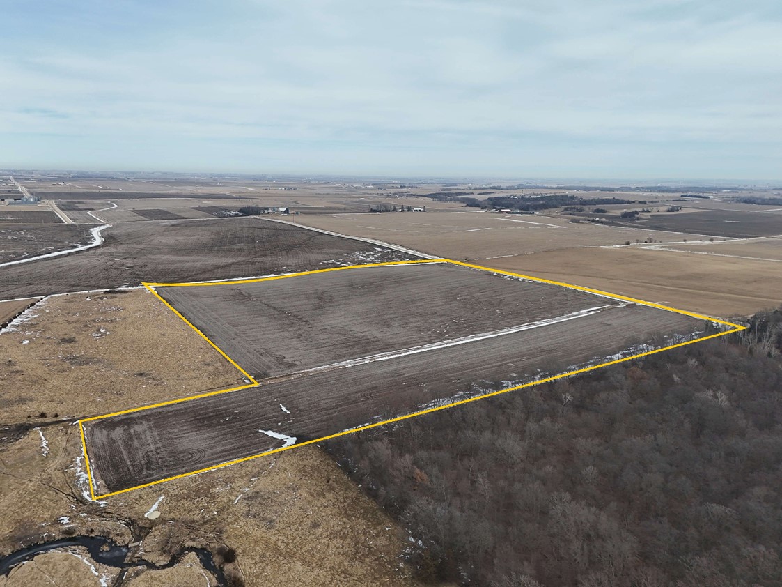 245TH Avenue Delhi IA 52223