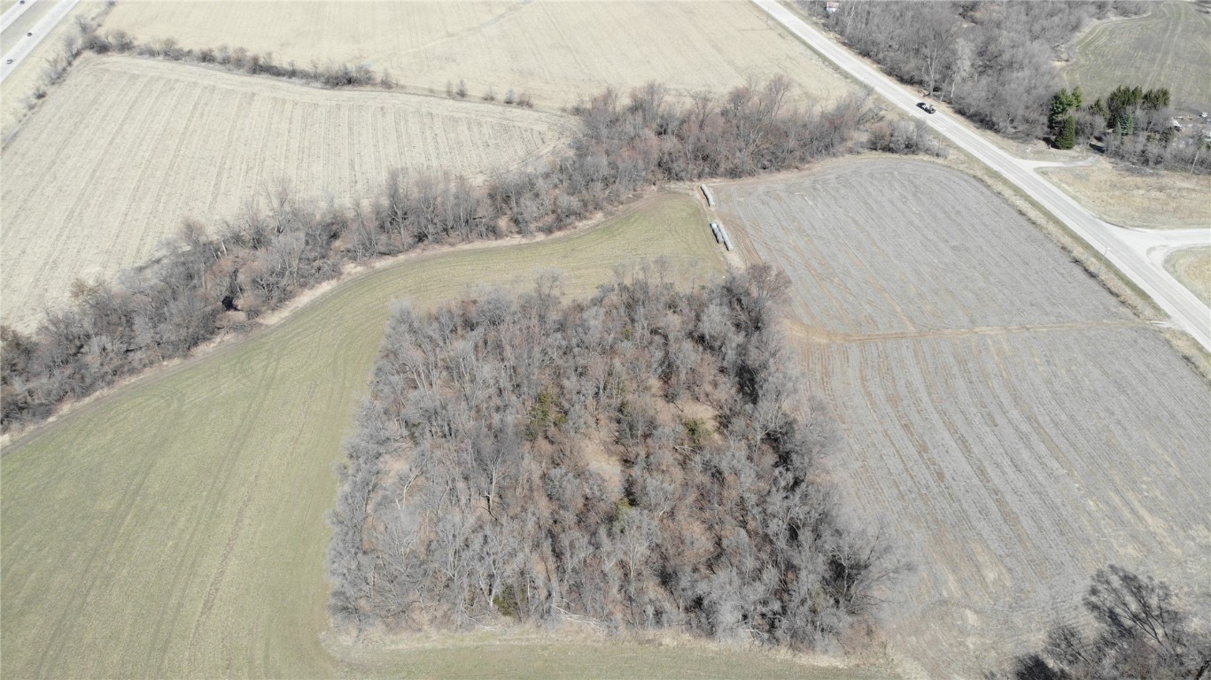 31 Acres N Center Point Road Center Point IA 52213