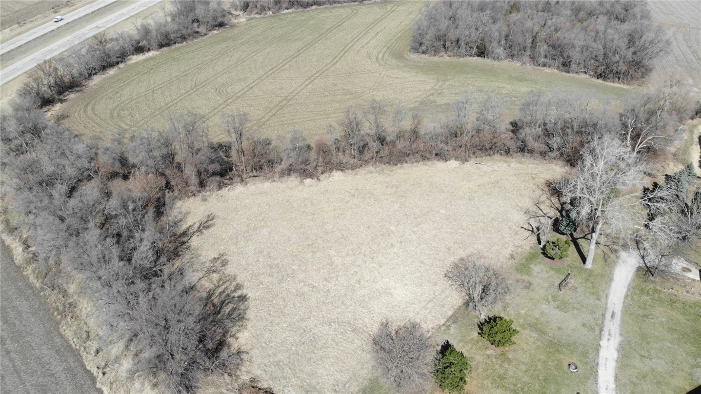 31 Acres N Center Point Road Center Point IA 52213