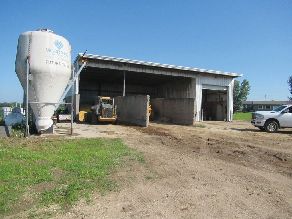 1350 Waubeek Road Central City IA 52214