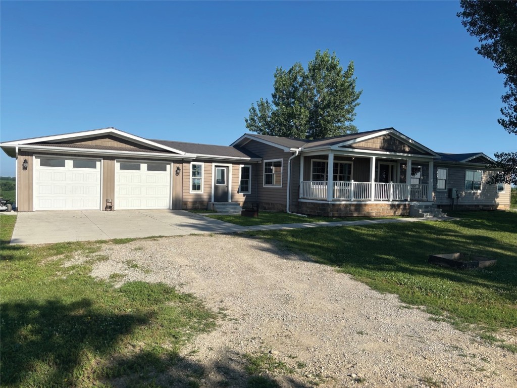 1350 Waubeek Road Central City IA 52214