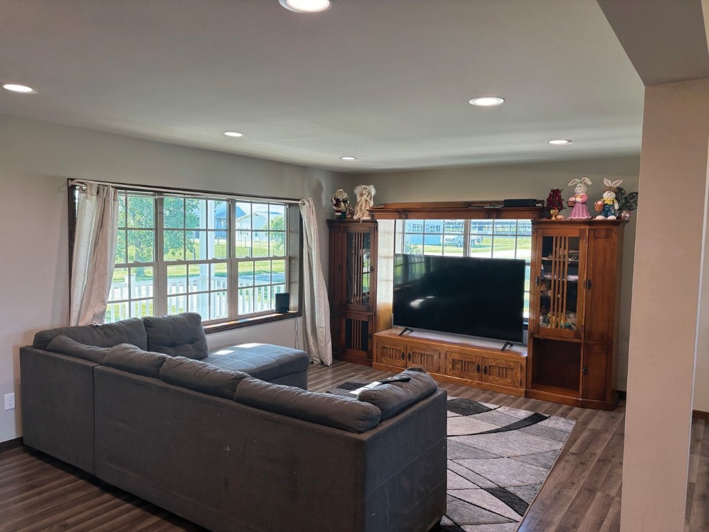 1350 Waubeek Road Central City IA 52214