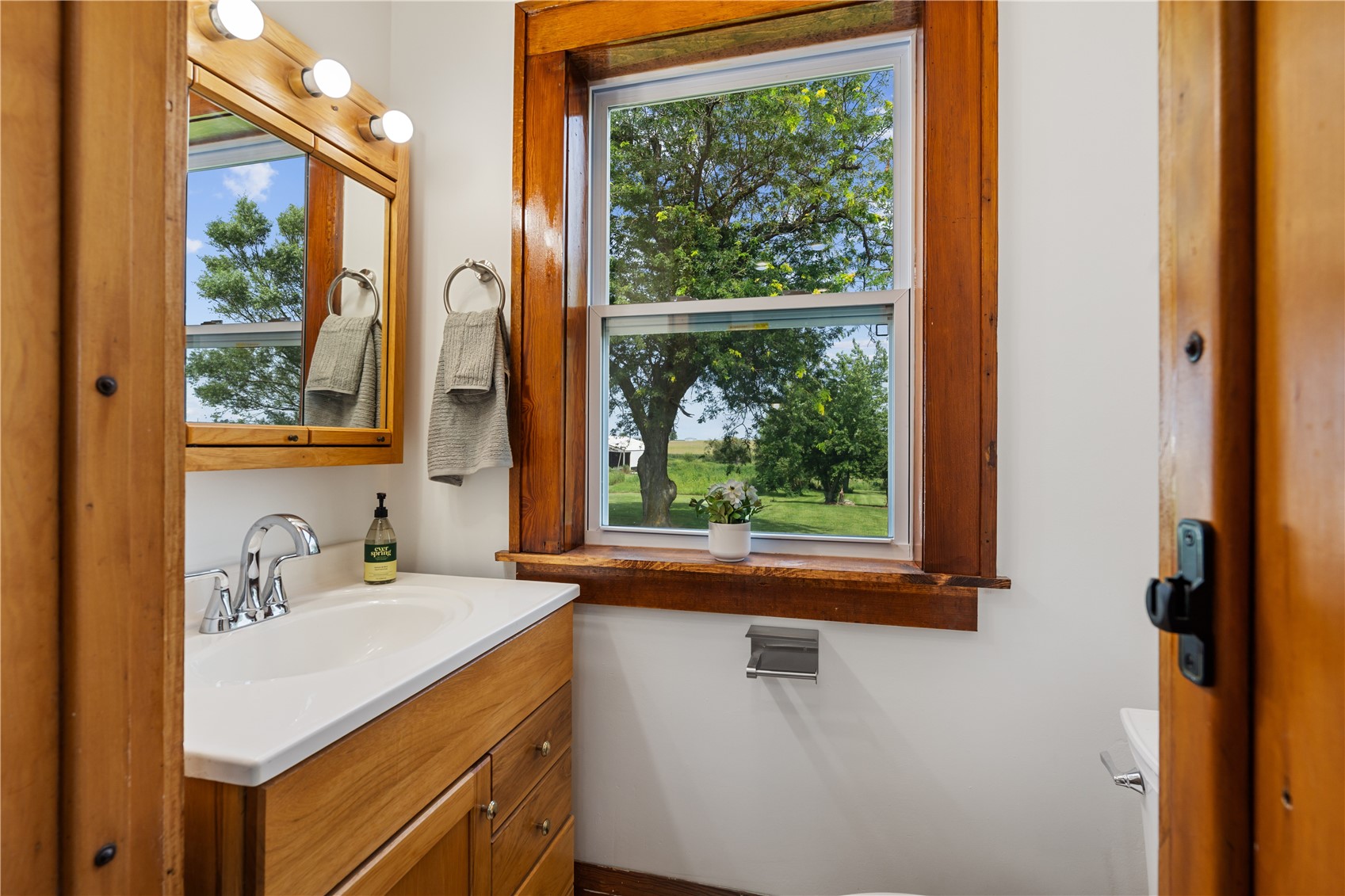 2253 73rd Street Van Horne IA 52346