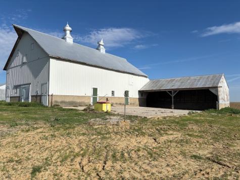 2395 Benton-iowa Road Marengo IA 52301