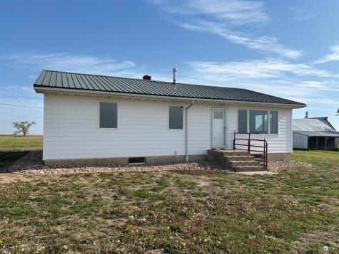 2395 Benton-iowa Road Marengo IA 52301