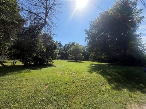 10TH Avenue Vinton IA 52349