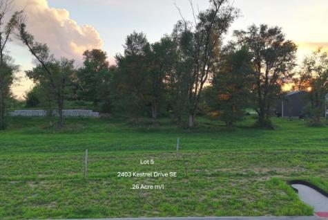 2403 Kestrel Drive SE Cedar Rapids IA 52403