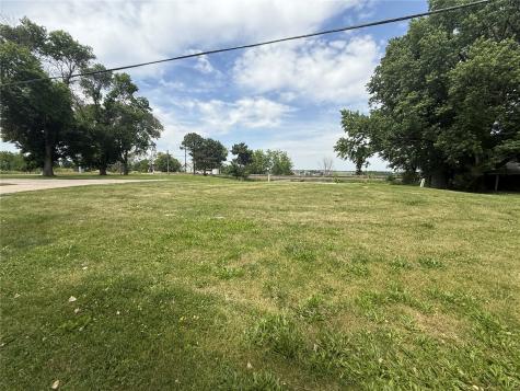 727 8TH Street NW Mt Vernon IA 52314