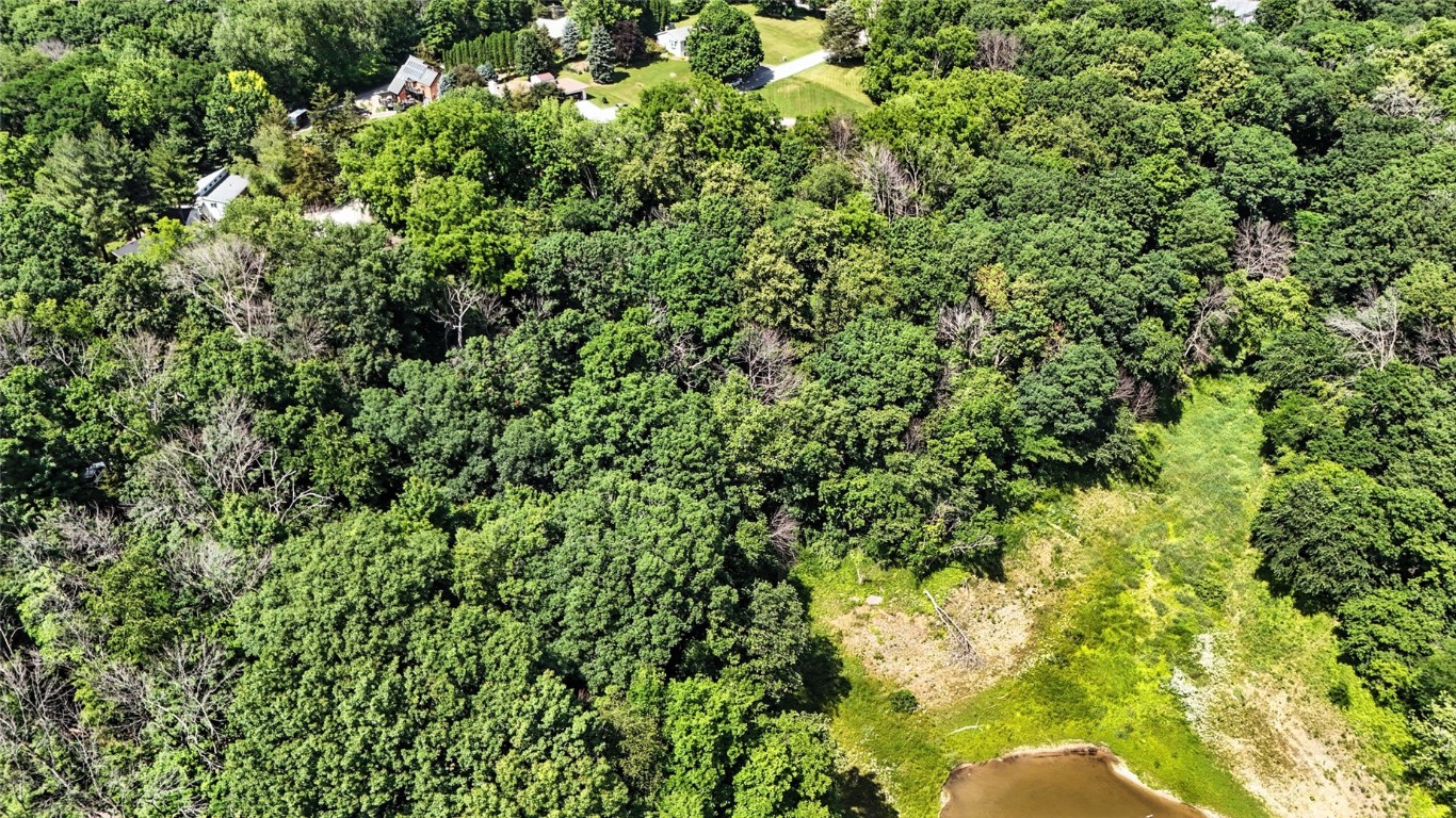 2771 Lake View NE Solon IA 52333