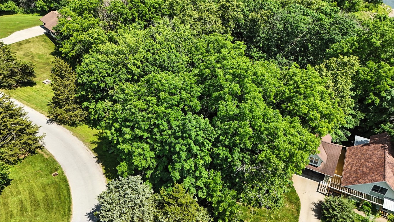 2771 Lake View NE Solon IA 52333