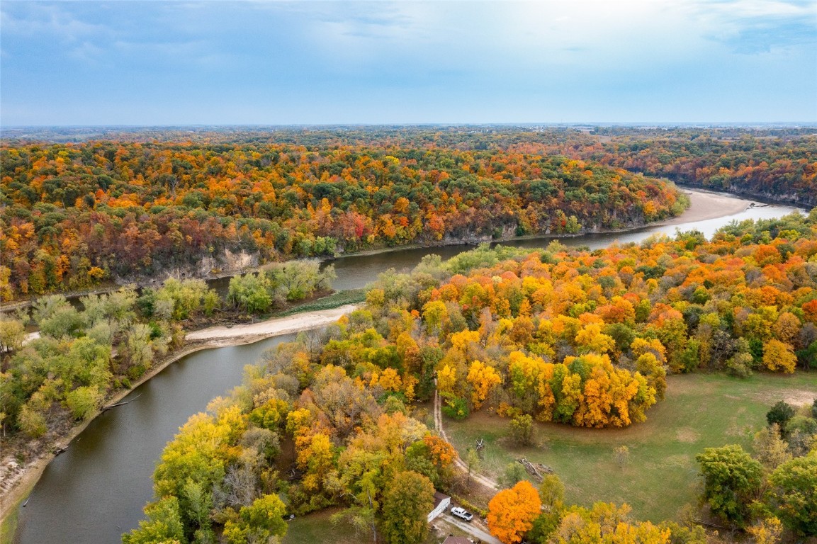 757 Palisades Access Road Ely IA 52227