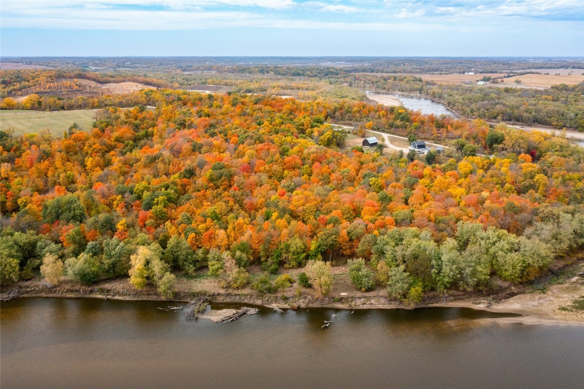 757 Palisades Access Road Ely IA 52227