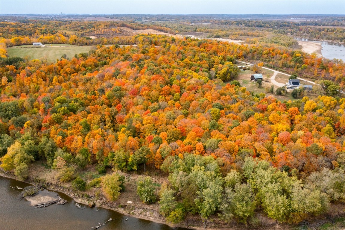 757 Palisades Access Road Ely IA 52227