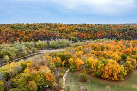757 Palisades Access Road Ely IA 52227