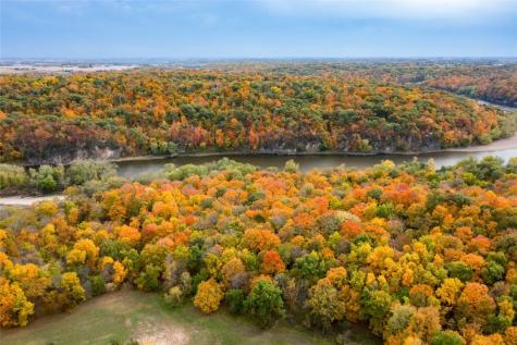 757 Palisades Access Road Ely IA 52227