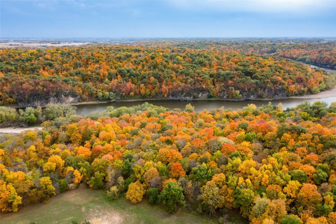 757 Palisades Access Road Ely IA 52227