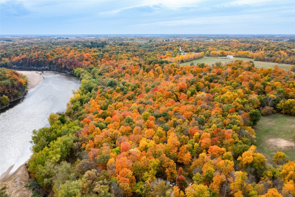 757 Palisades Access Road Ely IA 52227