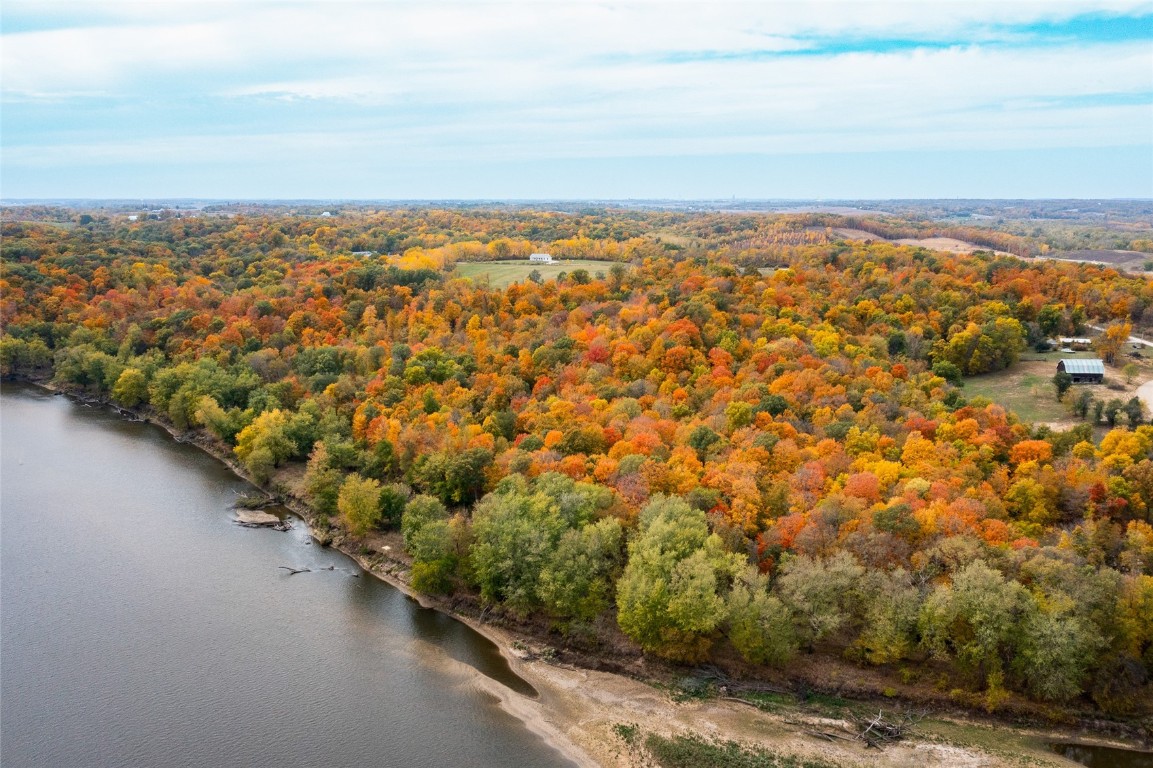 757 Palisades Access Road Ely IA 52227