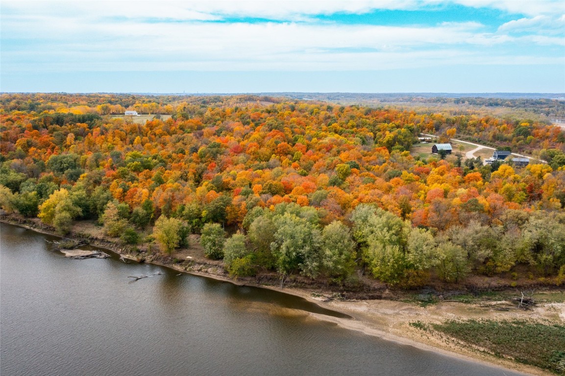 757 Palisades Access Road Ely IA 52227
