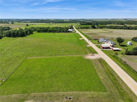 3338 Troy Mills Boulevard Coggon IA 52218