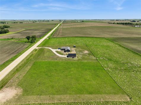 3338 Troy Mills Boulevard Coggon IA 52218