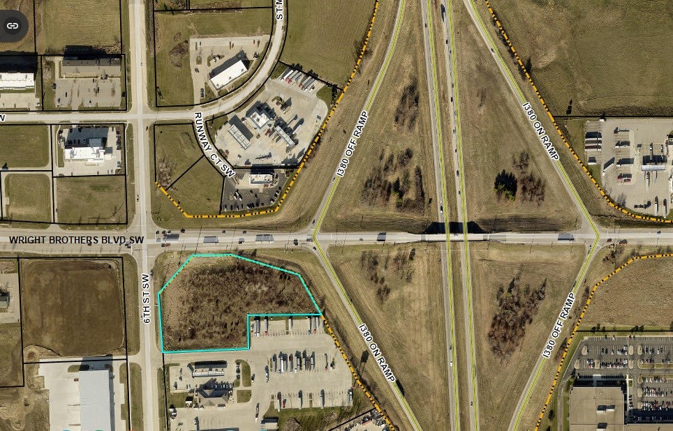 8905 6th Street SW Cedar Rapids IA 52404
