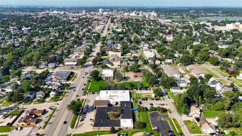 1900 1st Avenue NE Cedar Rapids IA 52402