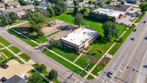 1900 1st Avenue NE Cedar Rapids IA 52402
