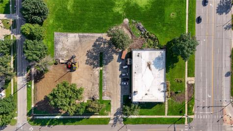 1900 1st Avenue NE Cedar Rapids IA 52402