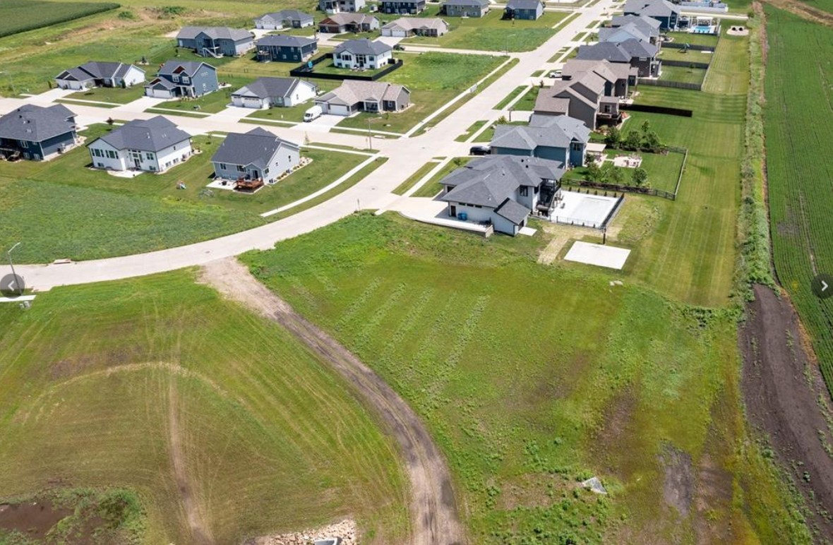 1385 Heartland Street Fairfax IA 52228