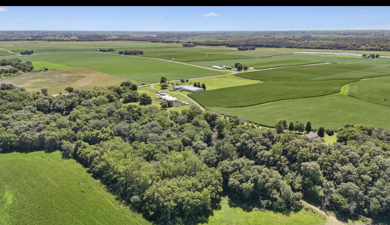 299 240th Place Pella IA 50219