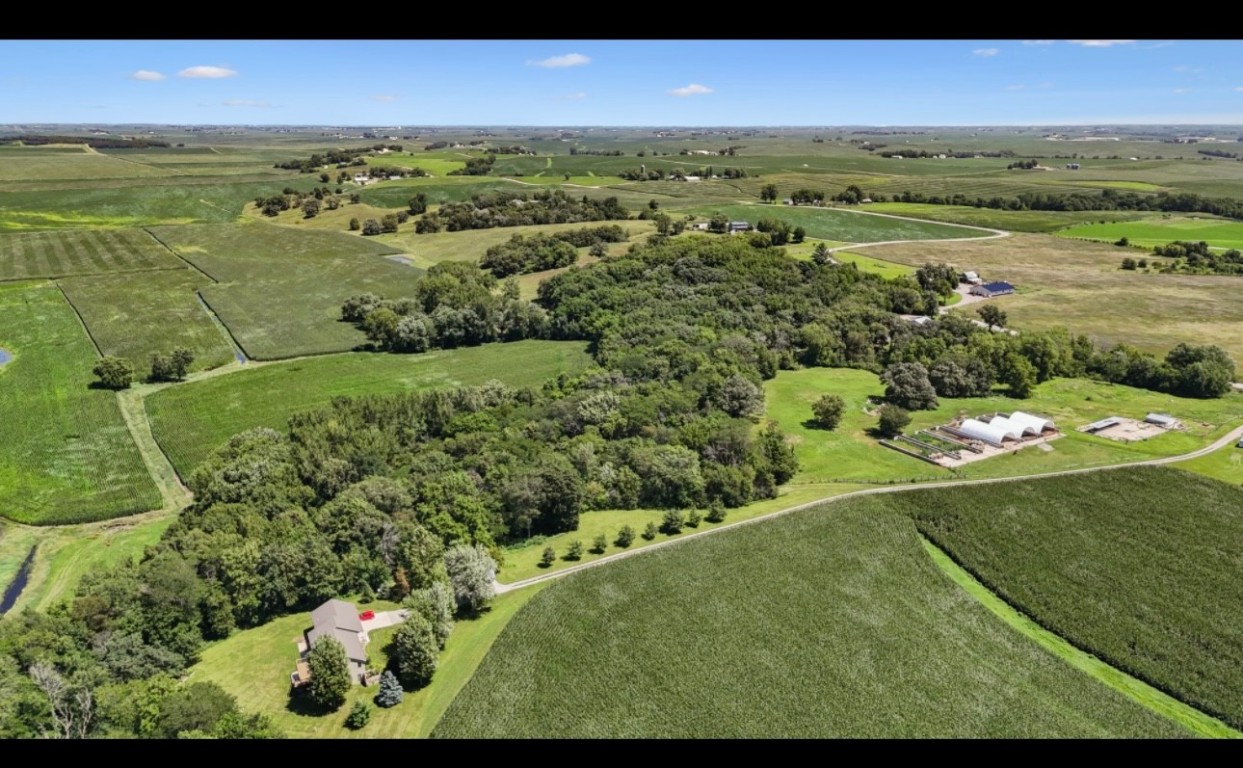 299 240th Place Pella IA 50219