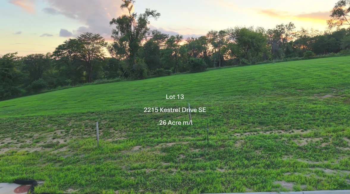 2215 Kestrel Drive SE Cedar Rapids IA 52403