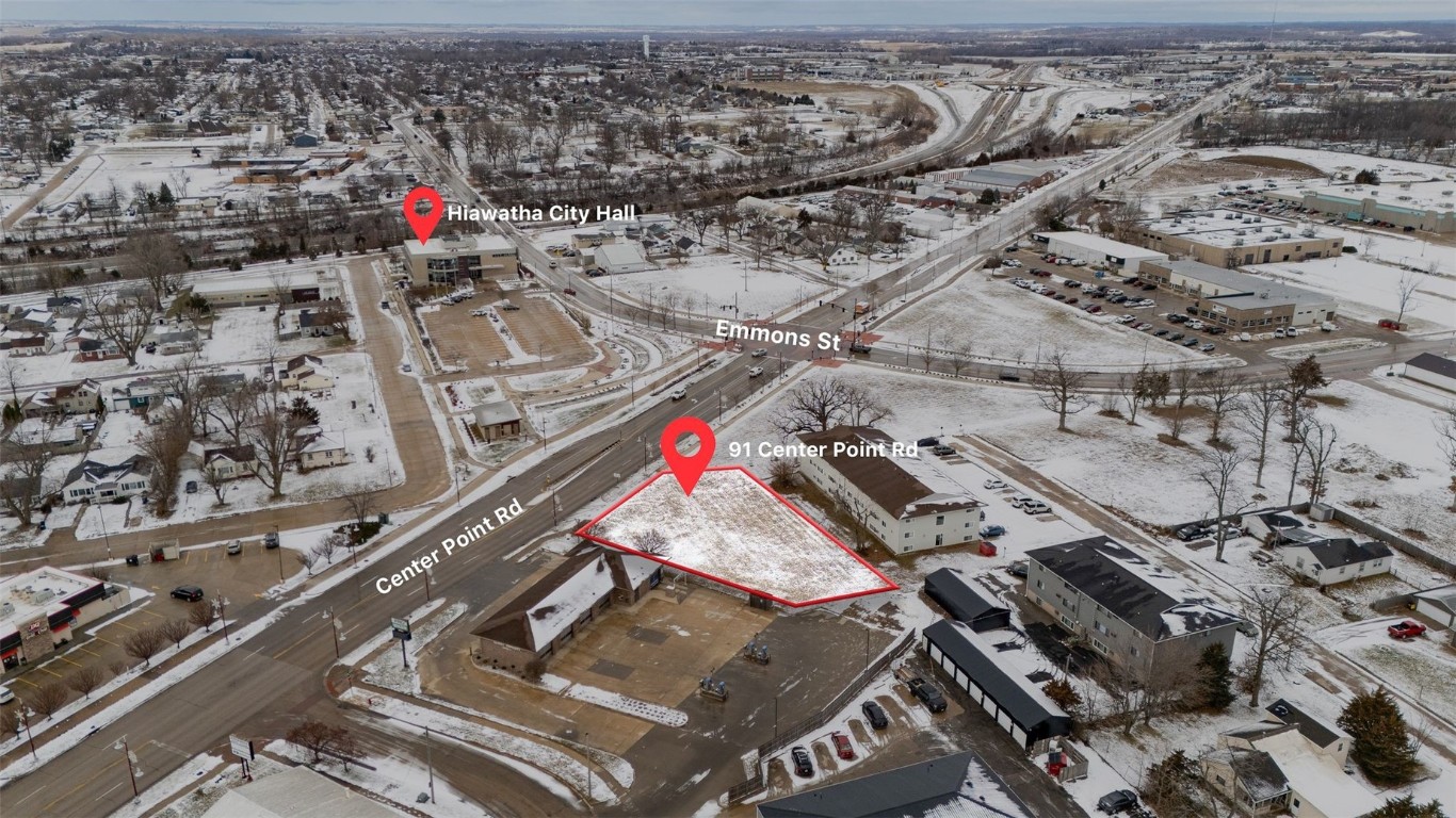 91 Center Point Road Hiawatha IA 52233