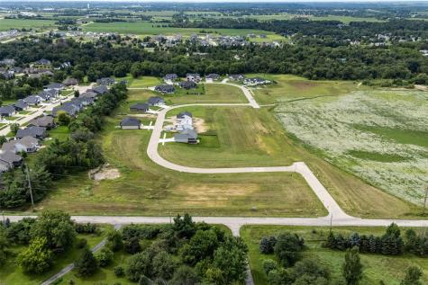 3671 Mclain Way Hiawatha IA 52233