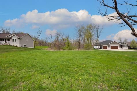 2048 20TH Street NW Cedar Rapids IA 52405