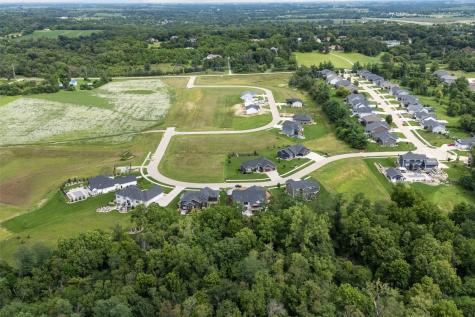 3678 Mclain Way Hiawatha IA 52233