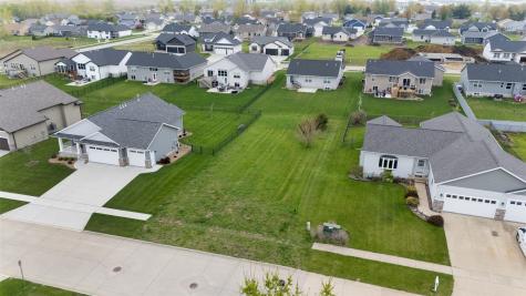 Robinwood Lane Marion IA 52302