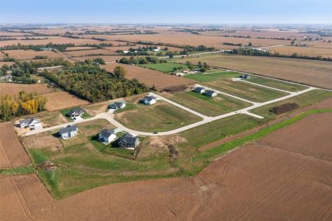 3361 Village Way Robins IA 52328