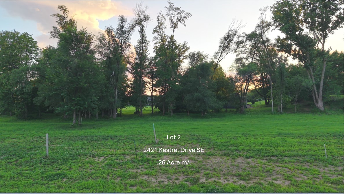 2421 Kestrel Drive SE Cedar Rapids IA 52403