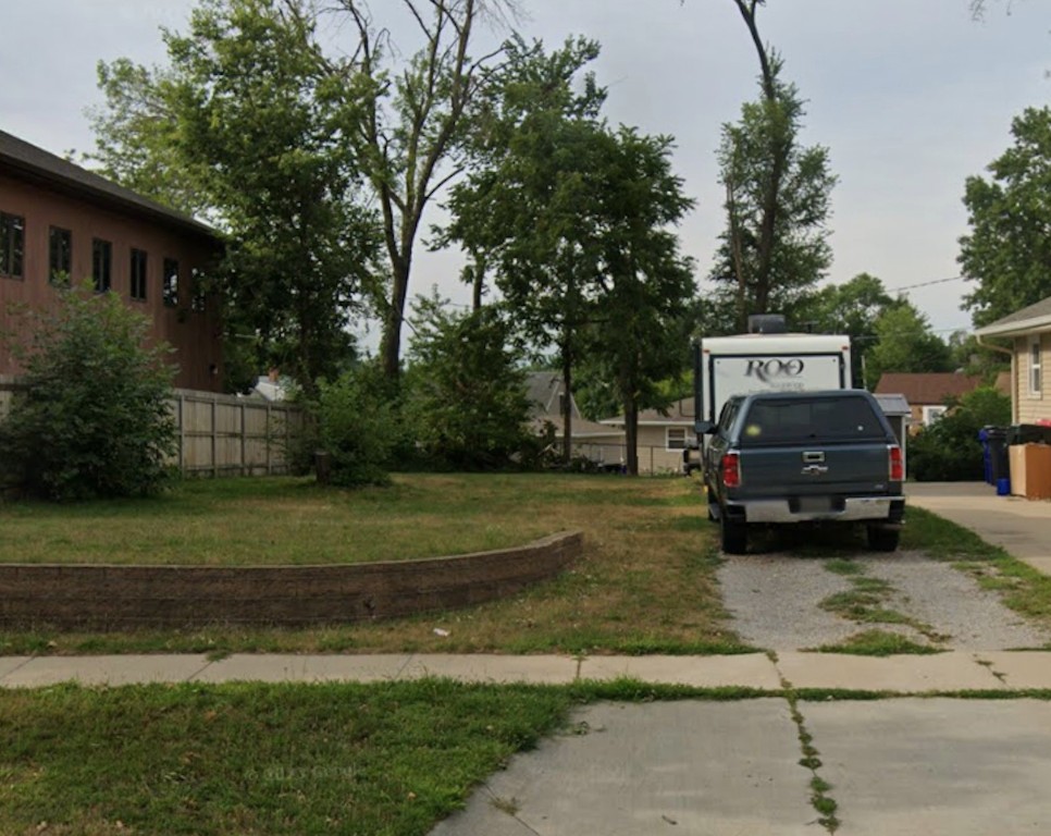 143 40th Street NE Cedar Rapids IA 52402