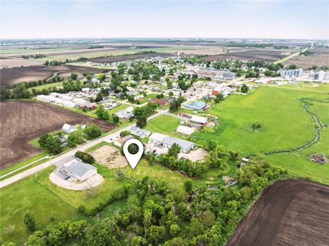 410 S Main Avenue Alburnett IA 52202