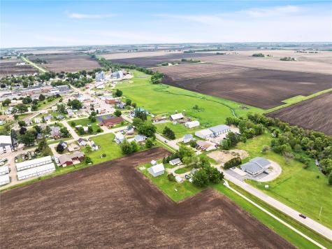 410 S Main Avenue Alburnett IA 52202