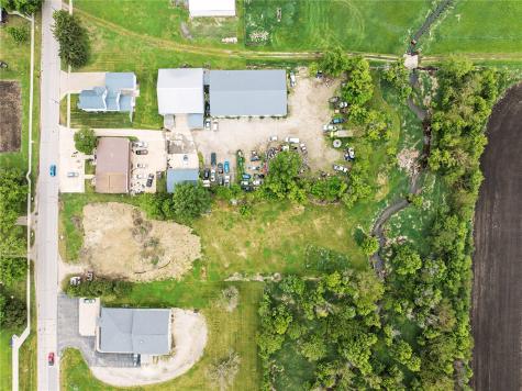 410 S Main Avenue Alburnett IA 52202