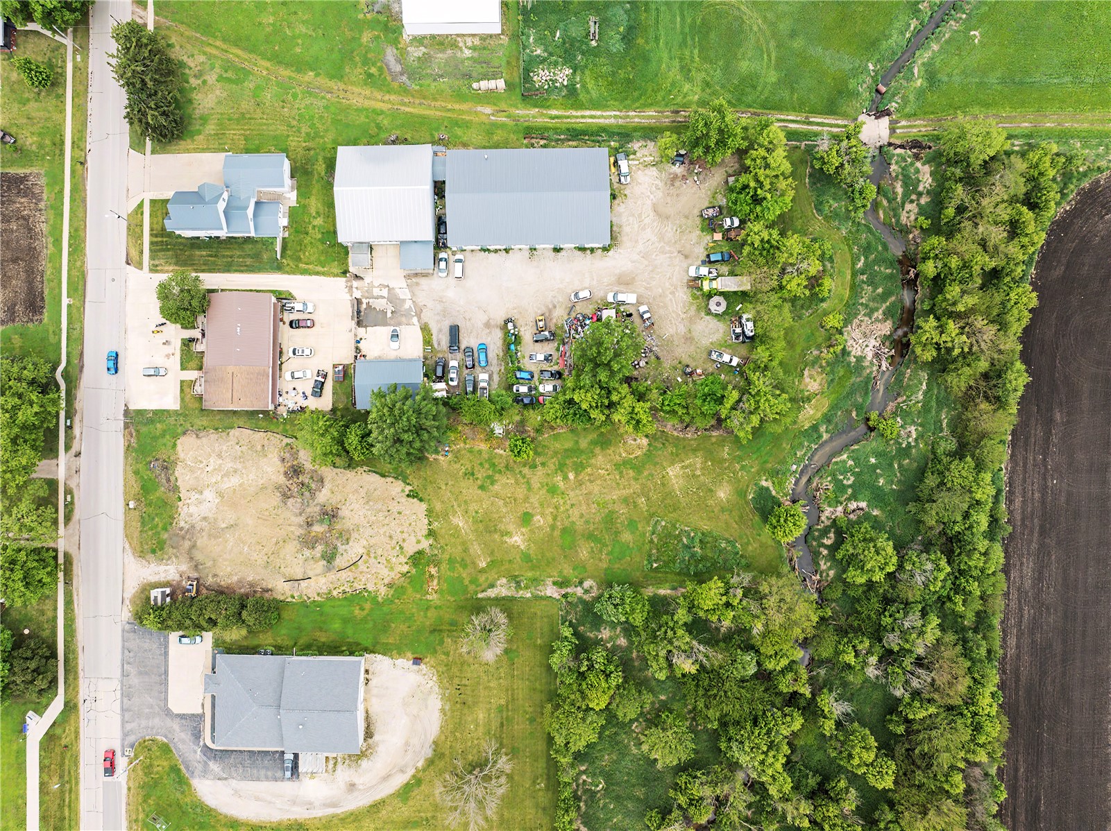 410 S Main Avenue Alburnett IA 52202