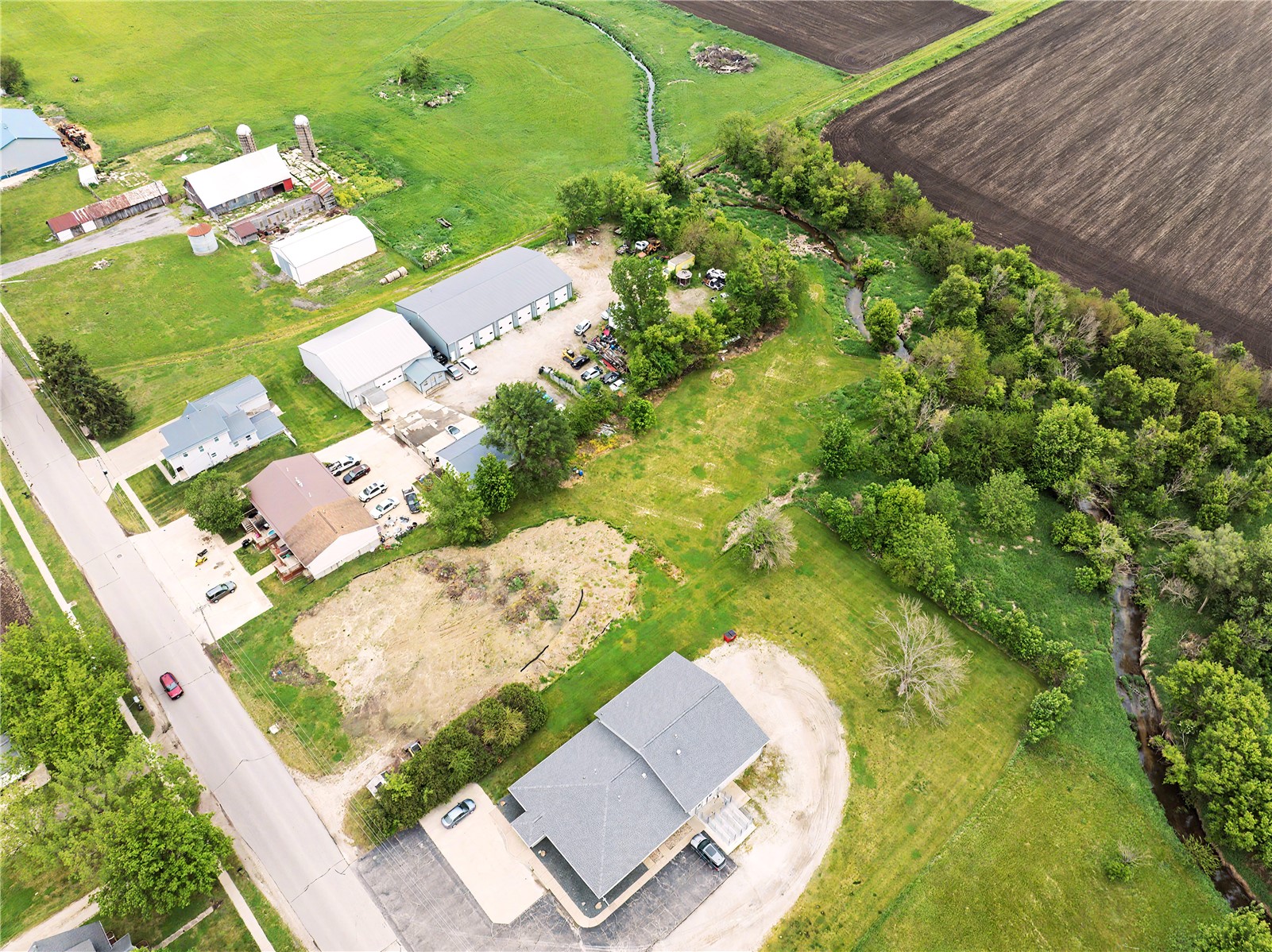 410 S Main Avenue Alburnett IA 52202