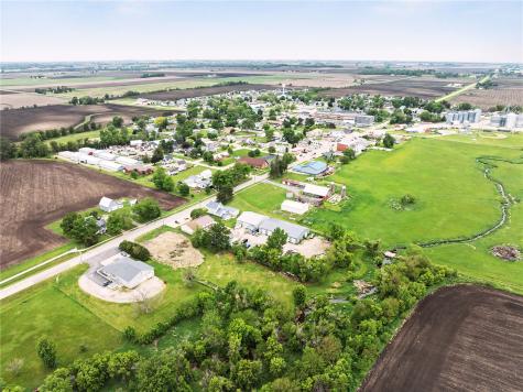 410 S Main Avenue Alburnett IA 52202