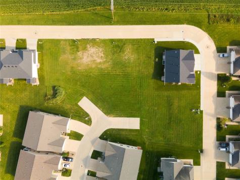 7040/7042 Waterview Drive SW Cedar Rapids IA 52404
