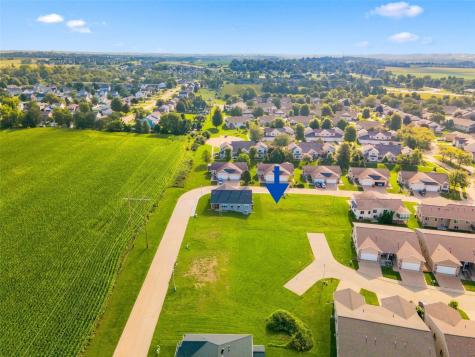 7040/7042 Waterview Drive SW Cedar Rapids IA 52404